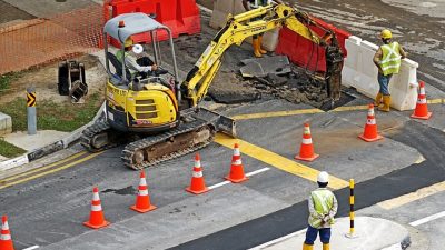 Illinois Roadway Workers Need Safe Zone Protection